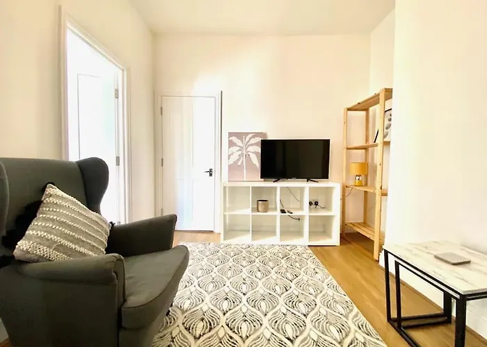 Flat 3 Gr 1 Bedroom Apartment 3 Mins Walk Mile End Station