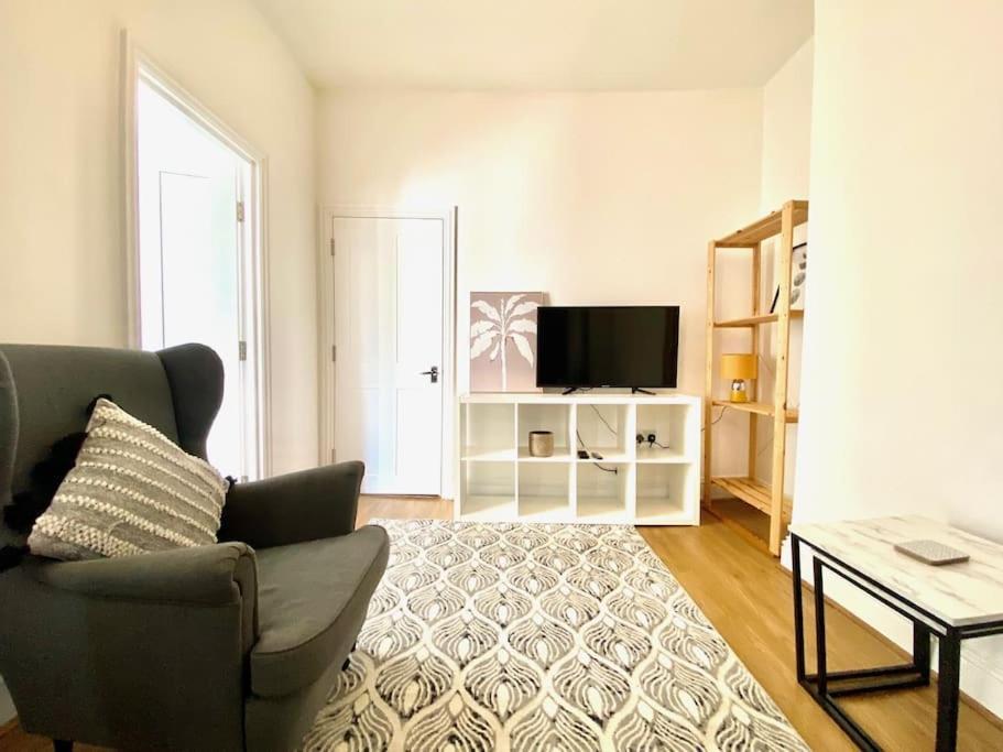 Flat 3 Gr 1 Bedroom 3 Mins Walk Mile End Station Londres