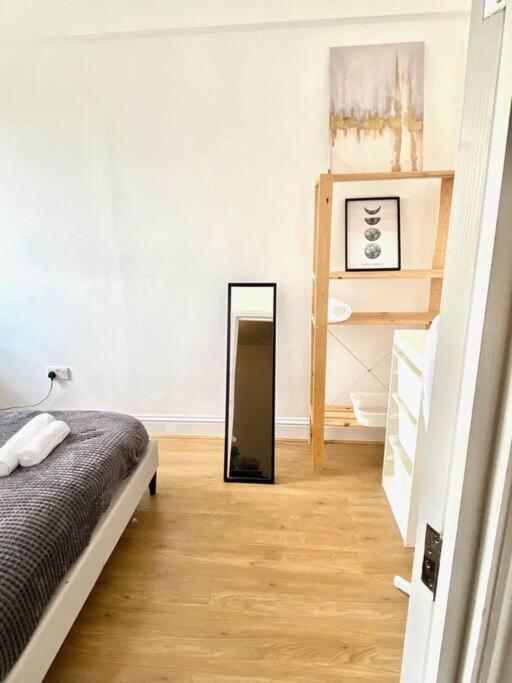 Flat 3 Gr 1 Bedroom 3 Mins Walk Mile End Station Londres