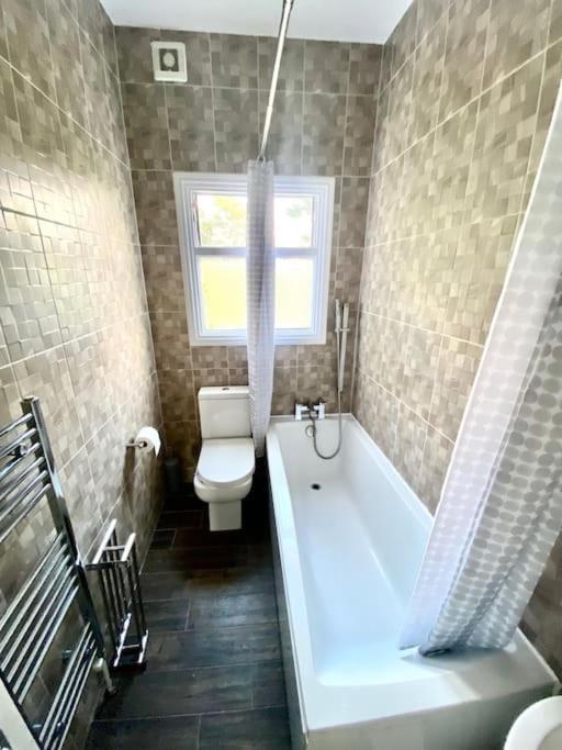Apartamento Flat 3 Gr 1 Bedroom 3 Mins Walk Mile End Station *