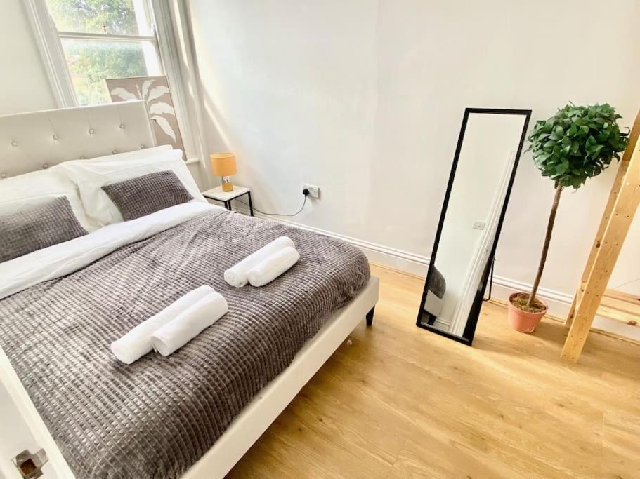 Apartamento Flat 3 Gr 1 Bedroom 3 Mins Walk Mile End Station *